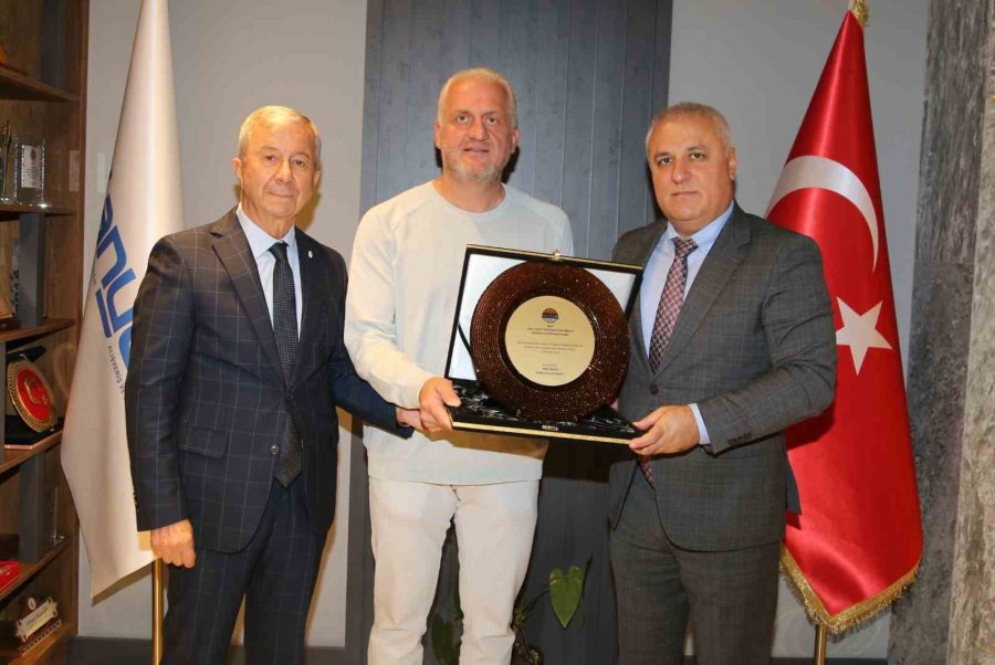 Alanya’nın Vergi Rekortmenlerine Plaket