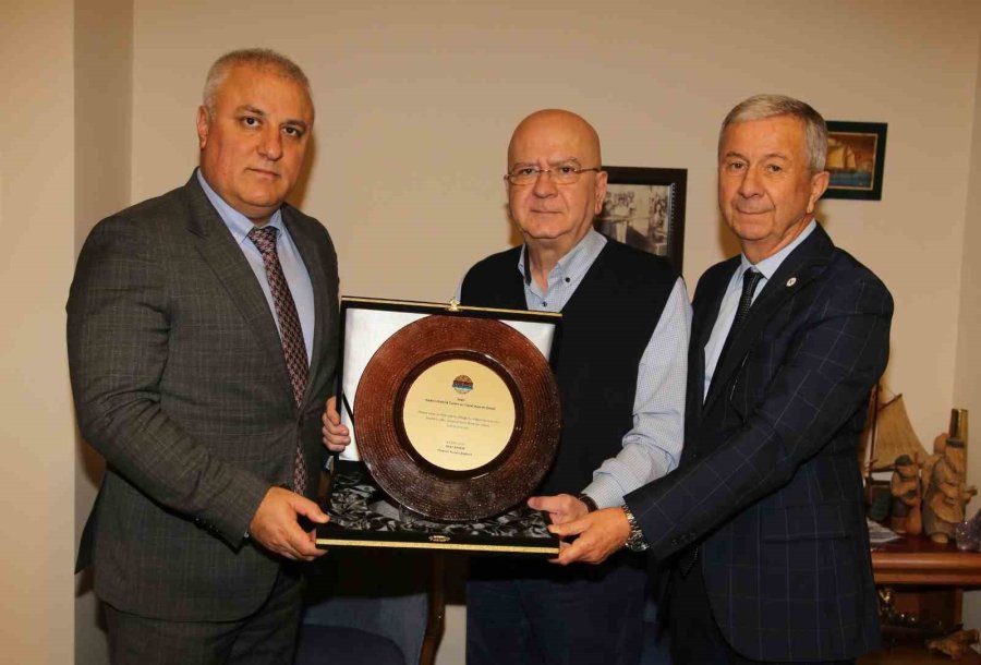 Alanya’nın Vergi Rekortmenlerine Plaket