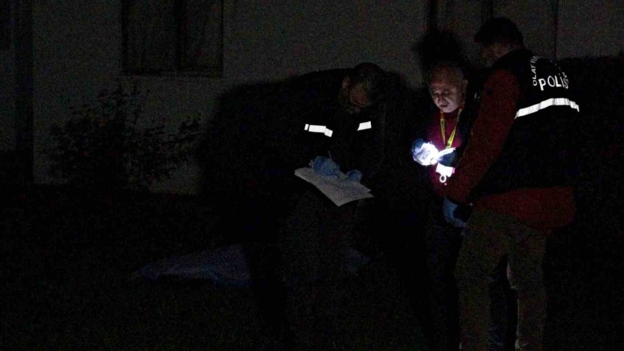 Antalya’da 8’inci Kattan Düşen Yaşlı Kadın Hayatını Kaybetti