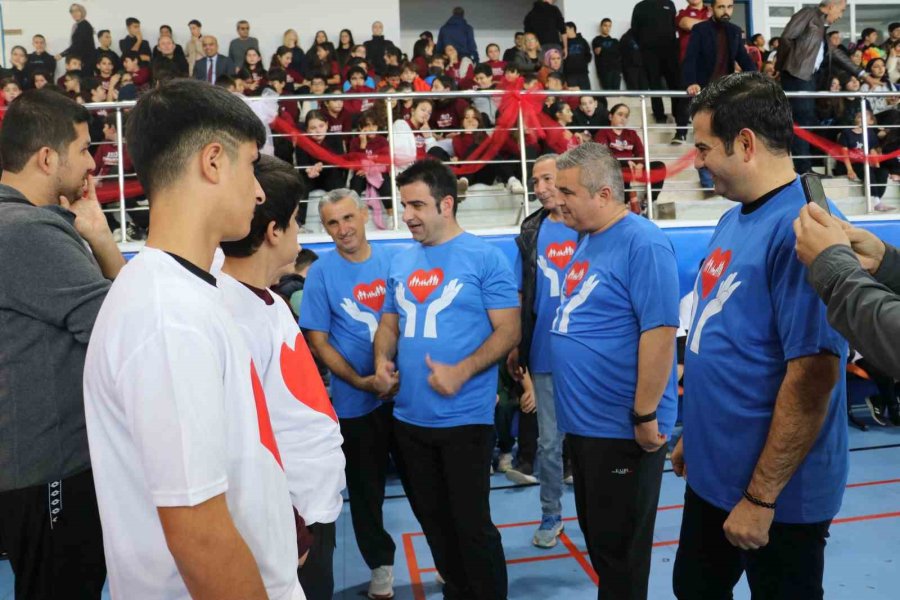 3 Aralık Dünya Farkındalık Günü Gazipaşa’da Özel Öğrencilerin Katılımıyla Kutlandı