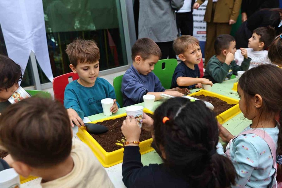 Minikler "bir Saksı Bir Umut" Projesiyle Toprakla Buluştu