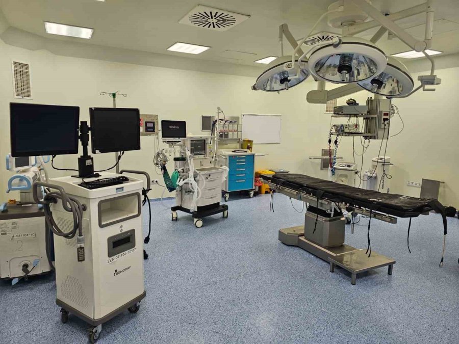 Niğde Ömer Halisdemir Hastanesi’nde Ameliyathaneler Yeni Alanda Hizmete Başladı