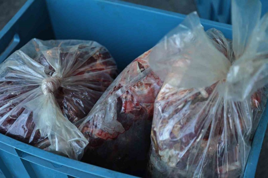 Yolcu Otobüsüyle Uygunsuz Şartlarda Taşınan Çeyrek Ton Ete El Konuldu