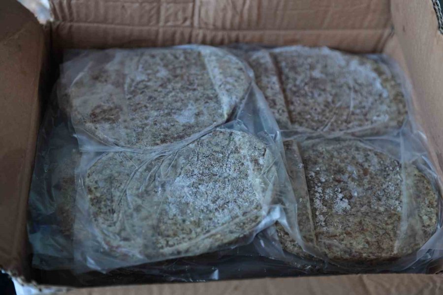 Yolcu Otobüsüyle Uygunsuz Şartlarda Taşınan Çeyrek Ton Ete El Konuldu