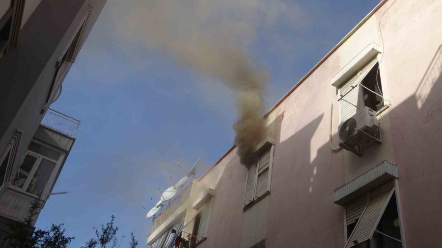 Yangına Uykuda Yakalandı, Dumandan Etkilendi