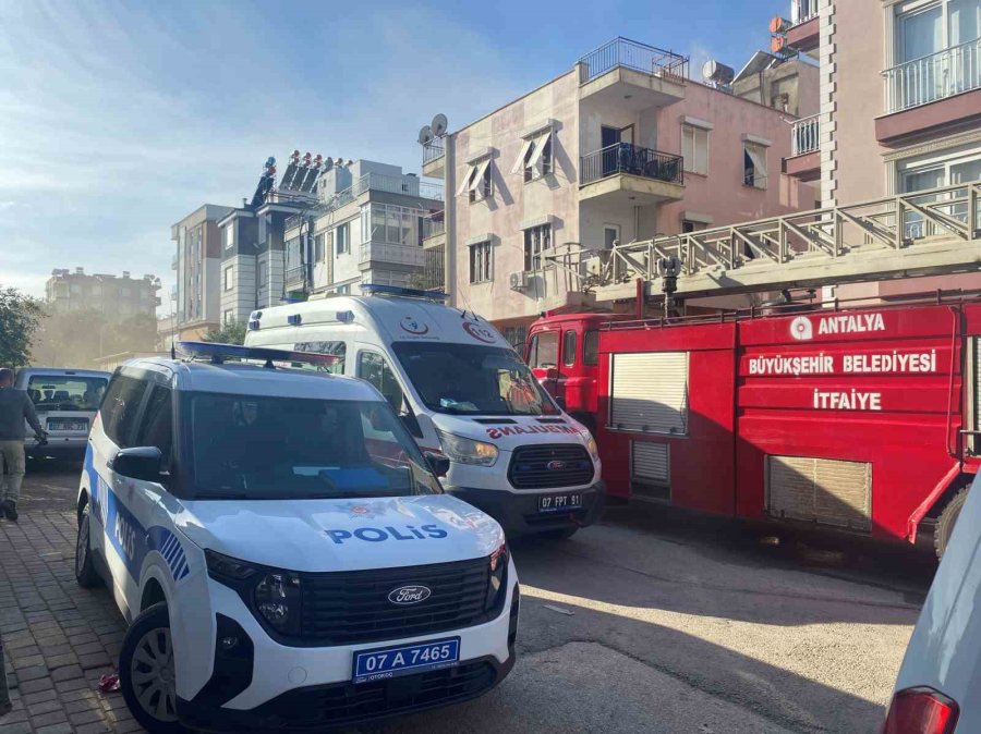 Yangına Uykuda Yakalandı, Dumandan Etkilendi