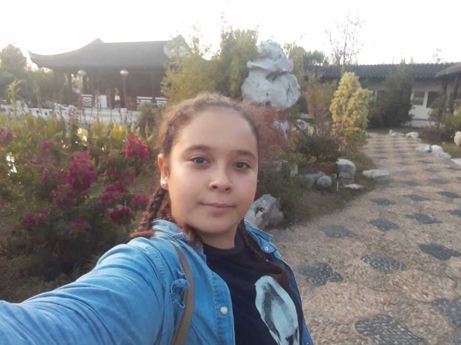 Motosikletle Okula Götürdüğü Kızını Kazada Kaybetti, Mezarına Diktiği Çiçeklere Hırsızlar Musallat Oldu