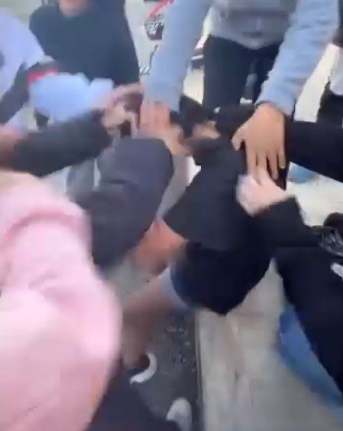 Antalya’da İlkokul Bahçesinde Akran Zorbalığı: Kız Öğrenci Darbedildi