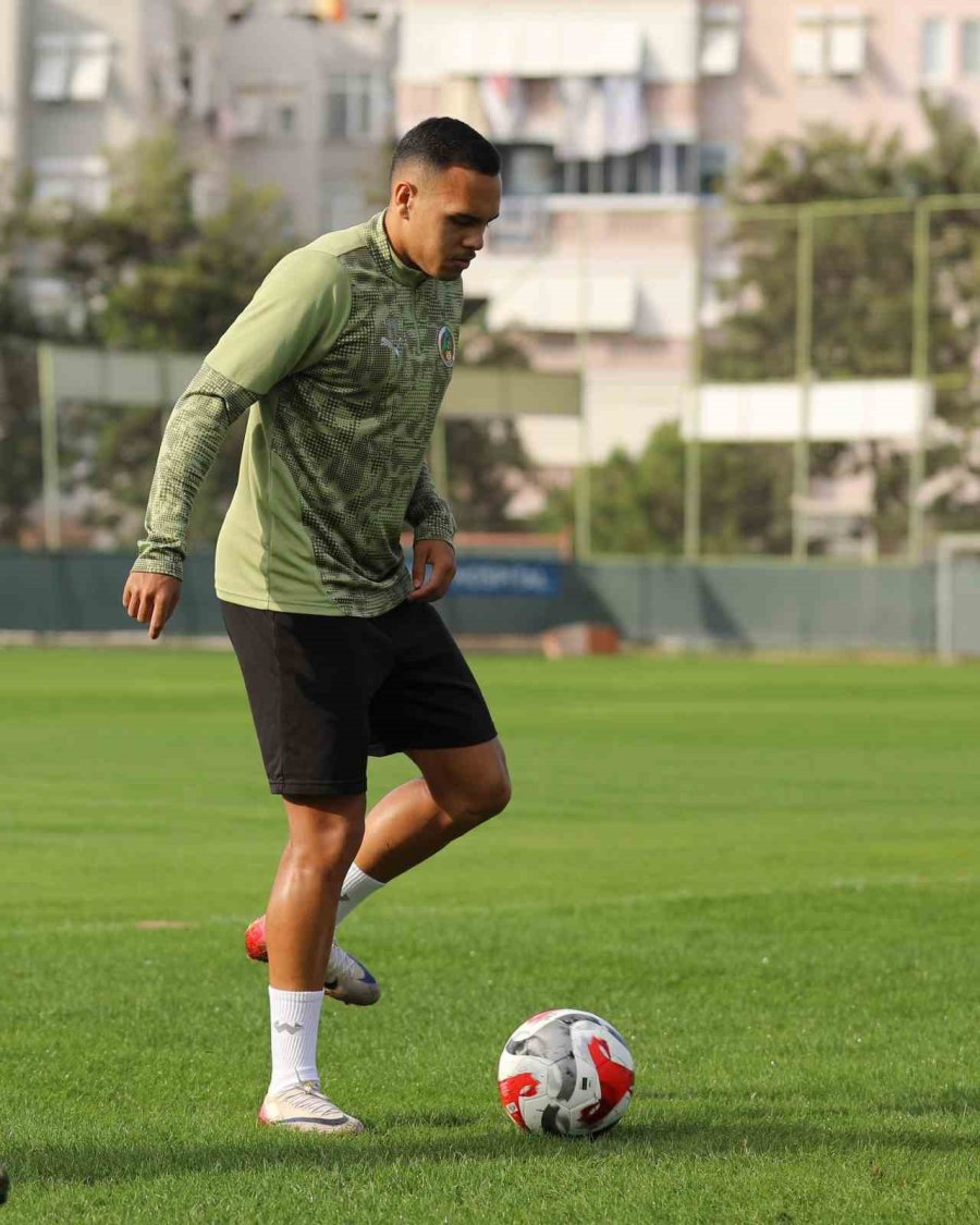 Alanyaspor, Çorum Fk Maçı Hazırlıklarını Tamamladı