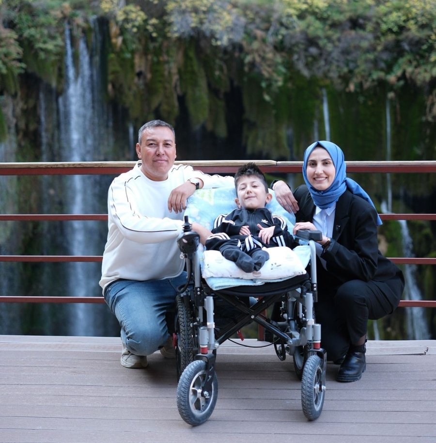 Cam Kemik Hastası Çocuğun Hayalini Sağlık Ekipleri Gerçekleştirdi