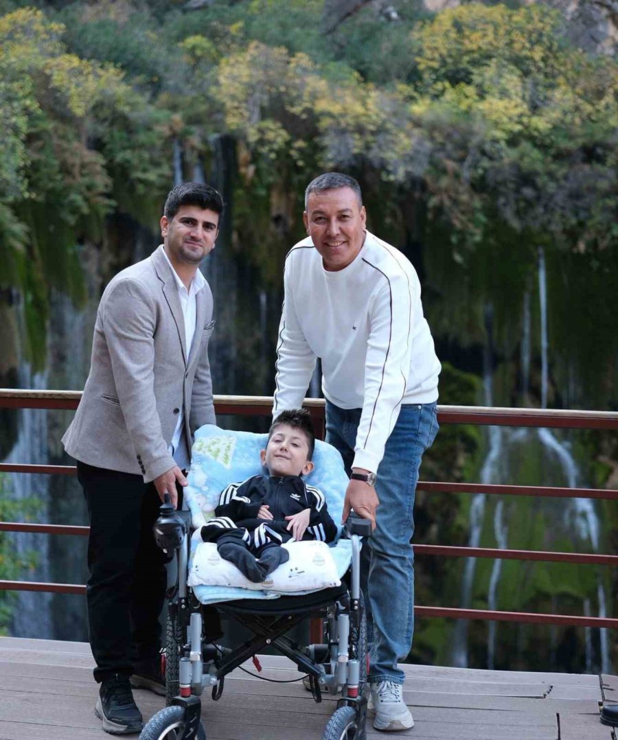 Cam Kemik Hastası Çocuğun Hayalini Sağlık Ekipleri Gerçekleştirdi