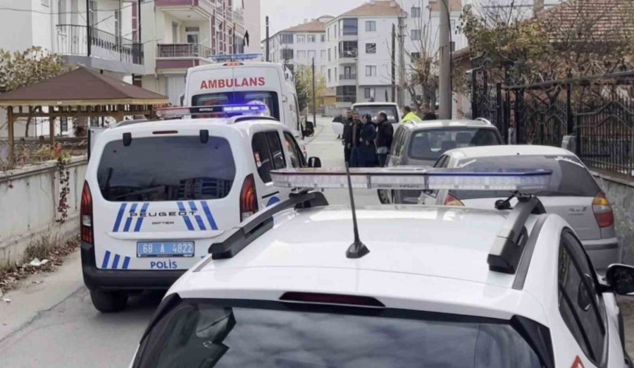 Aksaray’da Bir Kayınpeder Tartıştığı Damadını Bıçakla Ağır Yaraladı