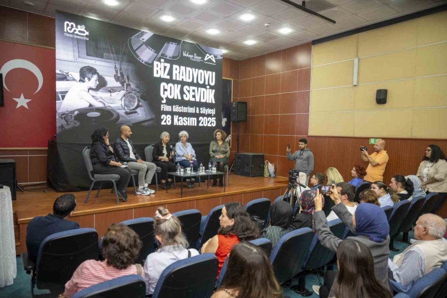 Mersin’de Kadın Radyocuların Hikayesine Işık Tutan Belgesel Gösterimi