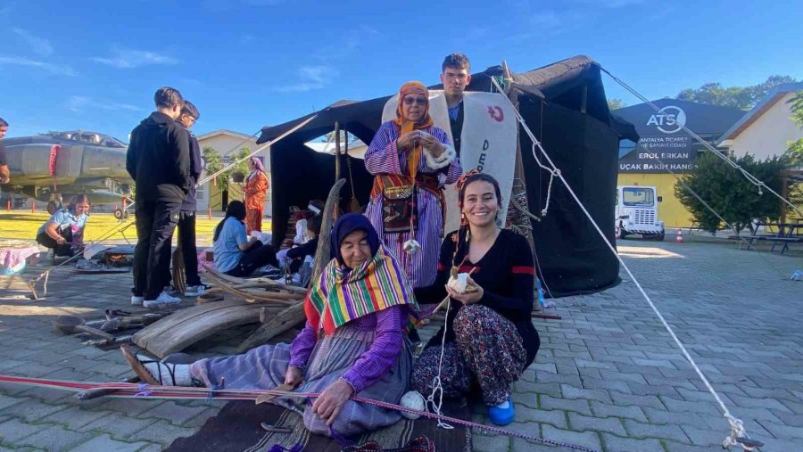 Aksu’da Ders Zili Yörük Çadırında Çaldı