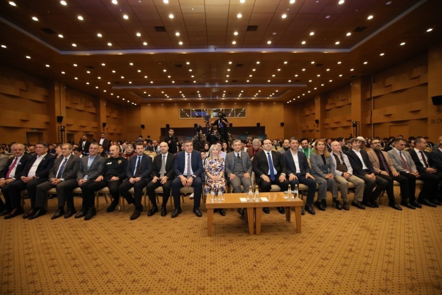 9. Akdeniz Bilişim Zirvesi Başladı, Geleceğin Teknolojisi Antalya’da Masaya Yatırılıyor