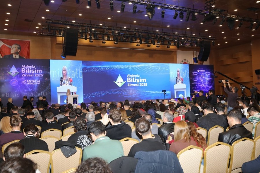 9. Akdeniz Bilişim Zirvesi Başladı, Geleceğin Teknolojisi Antalya’da Masaya Yatırılıyor