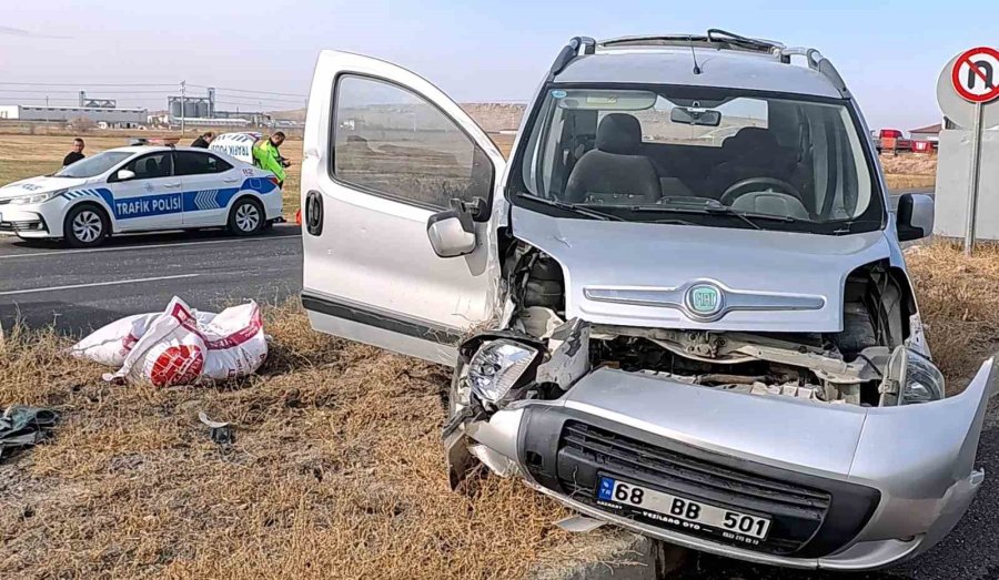 Hastaneden Dönen Karı Koca Kaza Yapıp Hastanelik Oldu