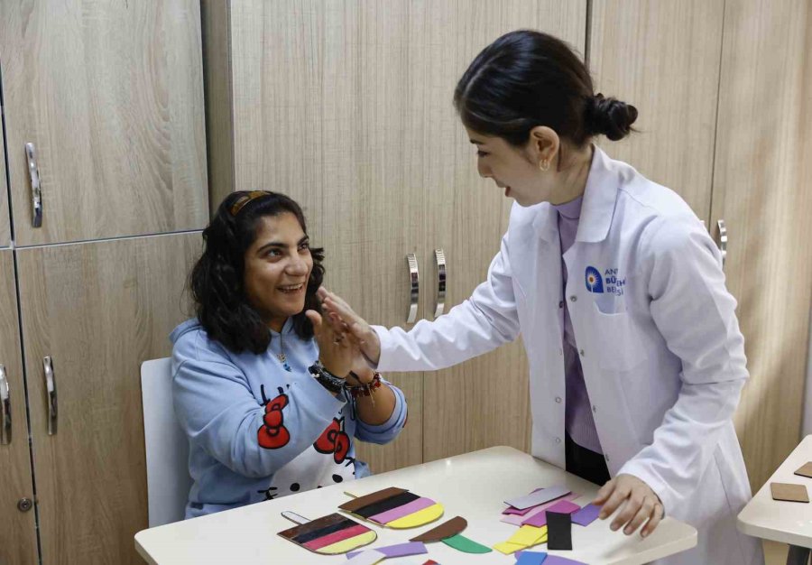 Büyükşehir’in "mola Evleri" Özel Bireylerin Ailelerine Nefes Aldırıyor