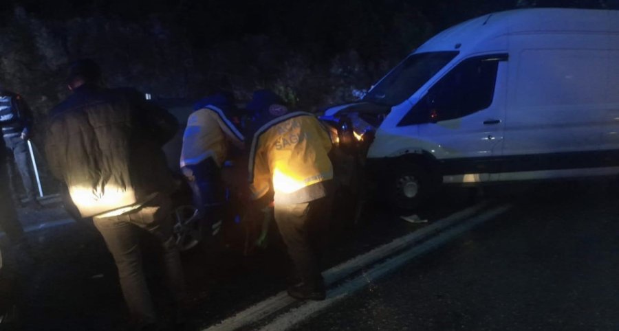 Antalya’da Trafik Kazası: 5 Yaralı