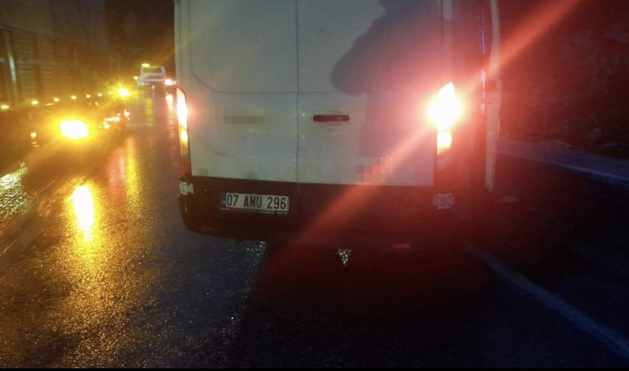 Antalya’da Trafik Kazası: 5 Yaralı