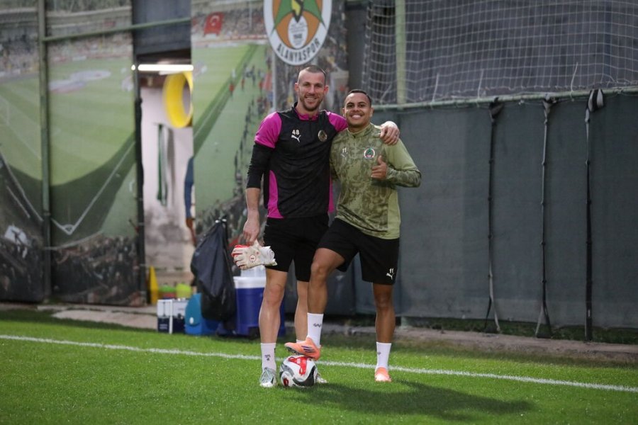 Alanyaspor, Antalyaspor Maçı Hazırlıklarına Başladı