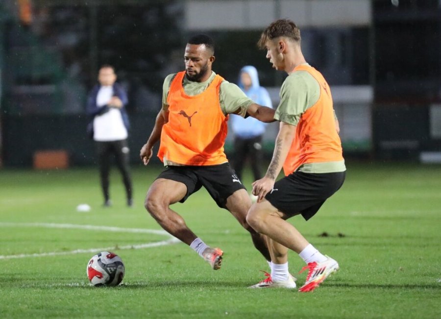 Alanyaspor, Antalyaspor Maçı Hazırlıklarına Başladı