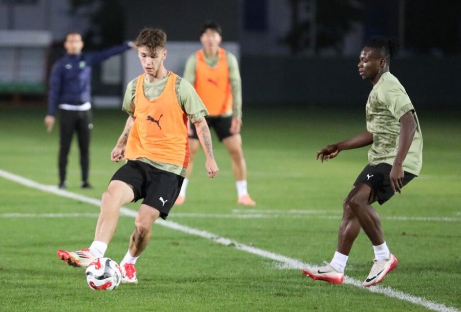 Alanyaspor, Antalyaspor Maçı Hazırlıklarına Başladı