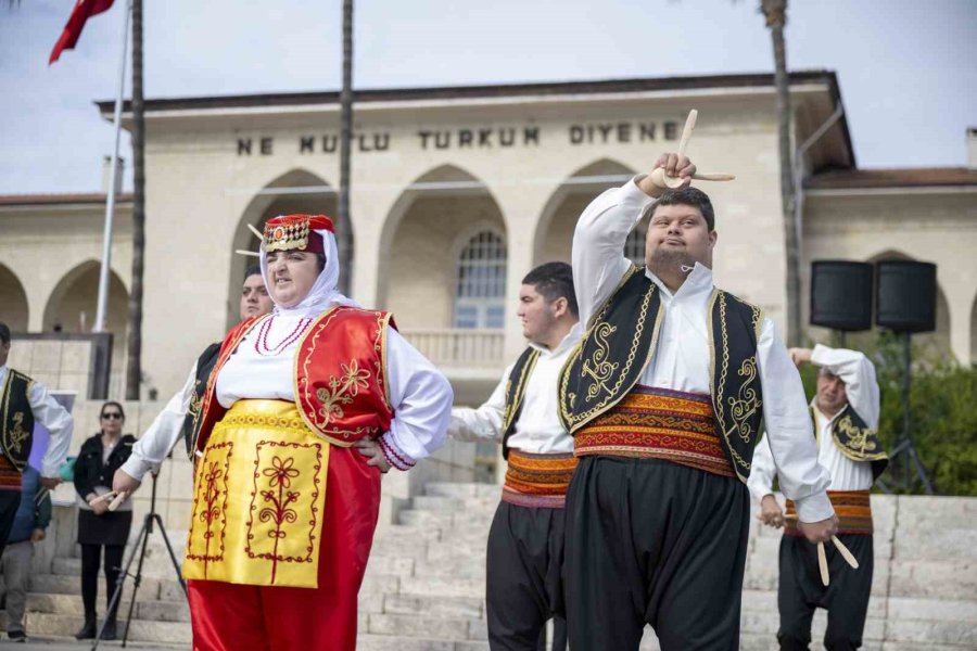 Mersin’de Farkındalık Yürüyüşü Düzenlendi