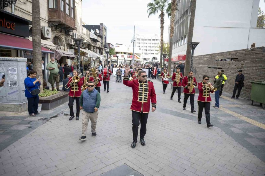 Mersin’de Farkındalık Yürüyüşü Düzenlendi