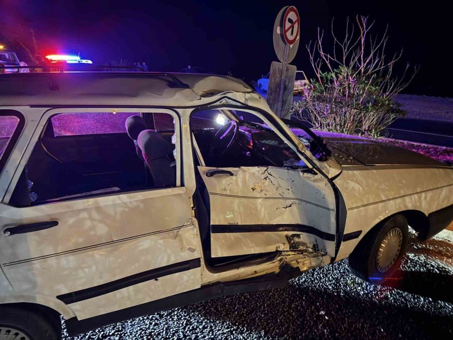 Otomobille Çarpışan Motosikletin Sürücüsü Ağır Yaralandı