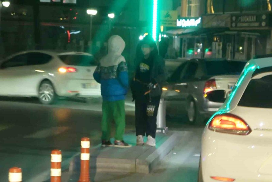 Aksaray’ın Tüm Kavşaklarında Dilenci Çocuk Tehlikesi