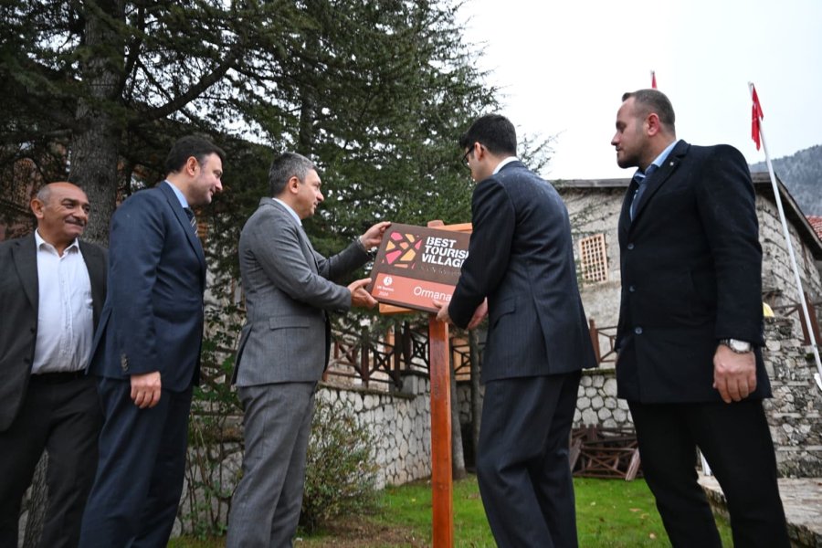 En İyi Turizm Köyüne Gurur Tabelası