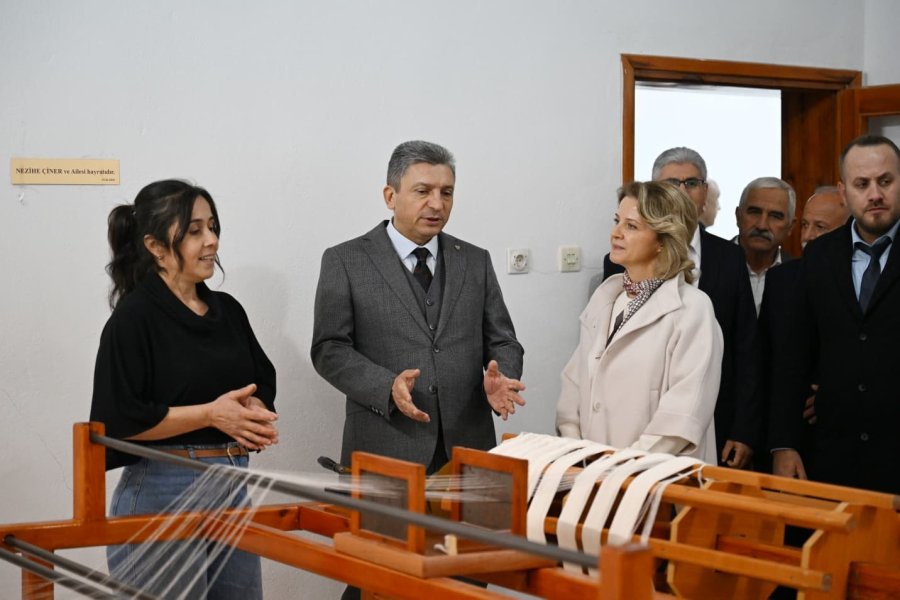 En İyi Turizm Köyüne Gurur Tabelası