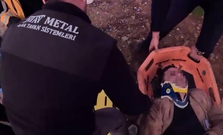 Uçurumdan Yuvarlanan Sürücüyü Afad Ve İtfaiye Ekipleri Kurtardı