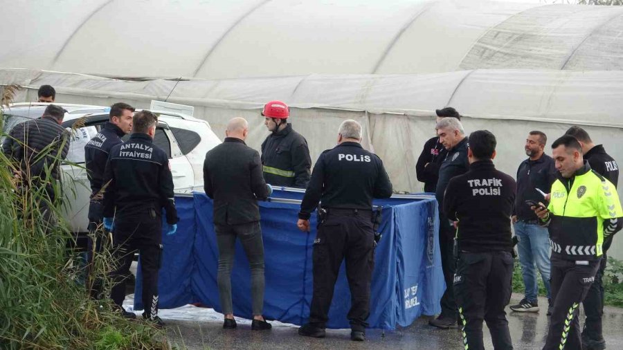 Gece Evden Otomobille Ayrılan Kadın, Dereye Düşen Otomobilde Hayatını Kaybetti