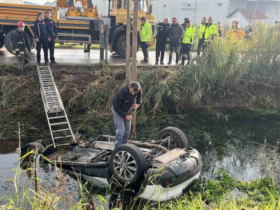 Gece Evden Otomobille Ayrılan Kadın, Dereye Düşen Otomobilde Hayatını Kaybetti