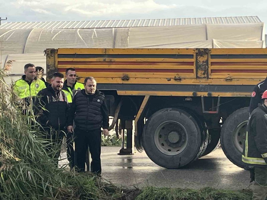Gece Evden Otomobille Ayrılan Kadın, Dereye Düşen Otomobilde Hayatını Kaybetti
