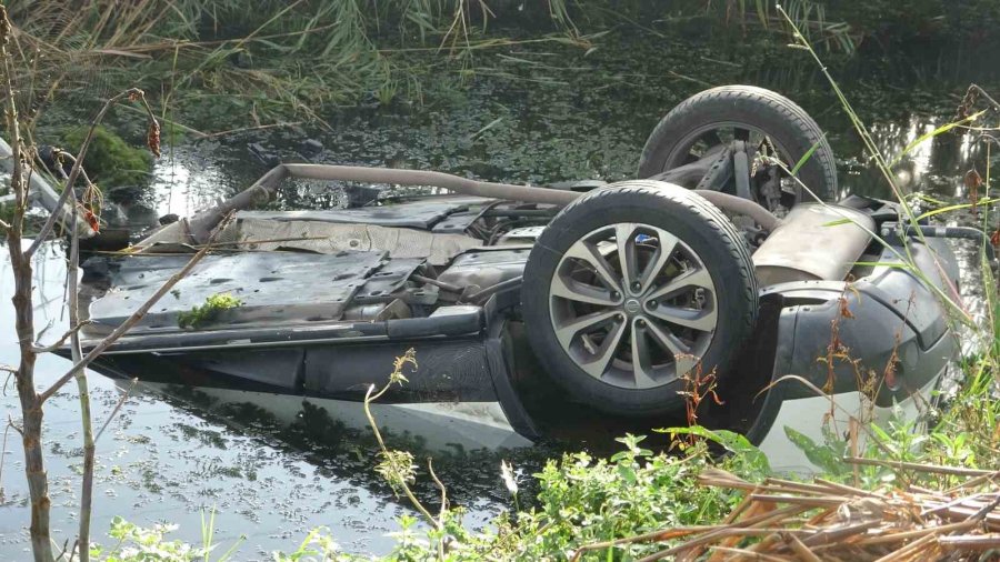 Gece Evden Otomobille Ayrılan Kadın, Dereye Düşen Otomobilde Hayatını Kaybetti