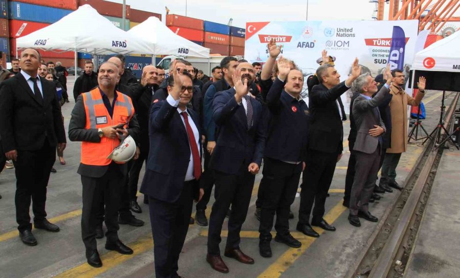 İyilik Gemisi Mersin’den Sudan’a Uğurlandı