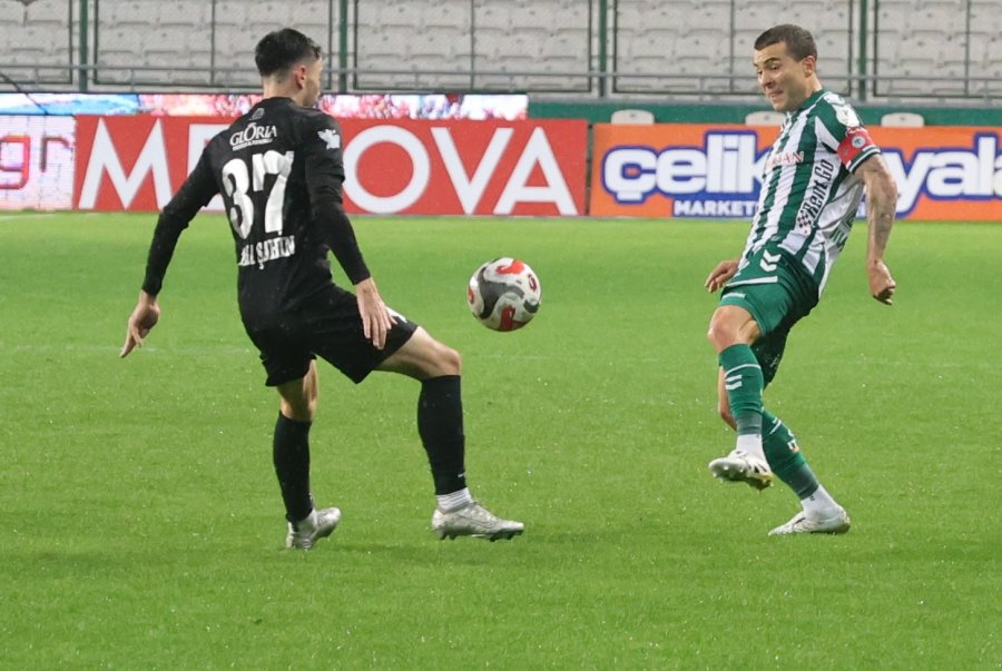 Trendyol Süper Lig: Konyaspor: 0 - Çaykur Rizespor: 1 (ilk Yarı)