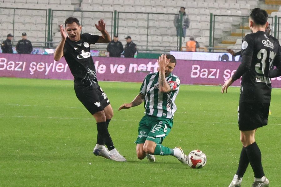Trendyol Süper Lig: Konyaspor: 0 - Çaykur Rizespor: 1 (ilk Yarı)