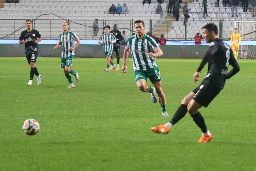 Trendyol Süper Lig: Konyaspor: 0 - Çaykur Rizespor: 1 (ilk Yarı)