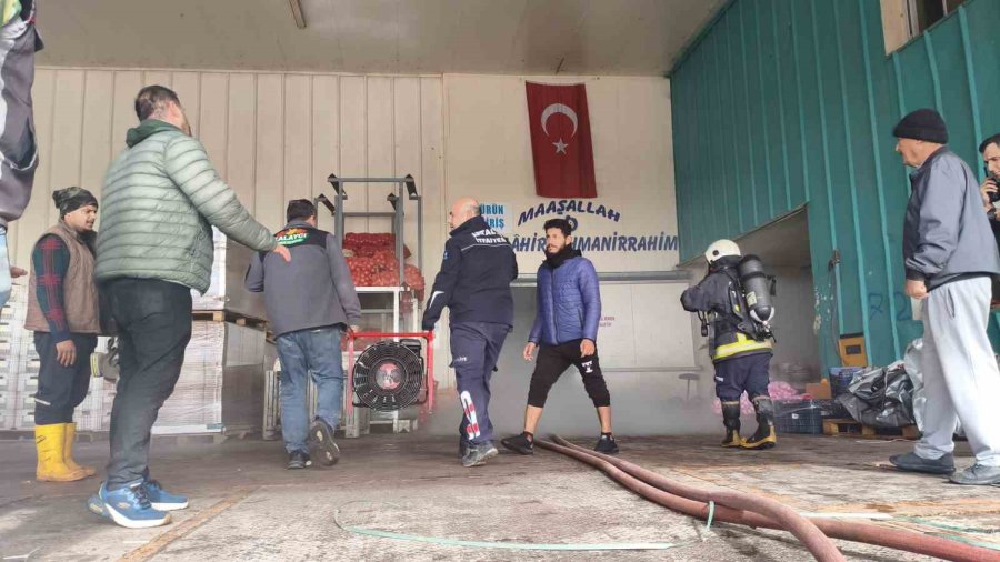 Soğuk Hava Deposundaki Yangın Paniğe Neden Oldu