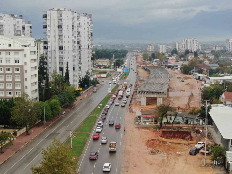 Yapımı Devam Eden Köprülü Kavşak İnşaatı Pideciye Takıldı