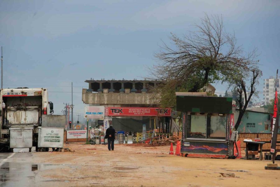 Yapımı Devam Eden Köprülü Kavşak İnşaatı Pideciye Takıldı