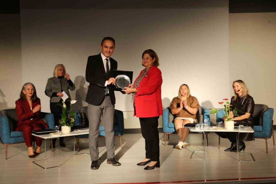 Kepez’de "güçlü Kadınlar, Güçlü Yarınlar" Konuşuldu