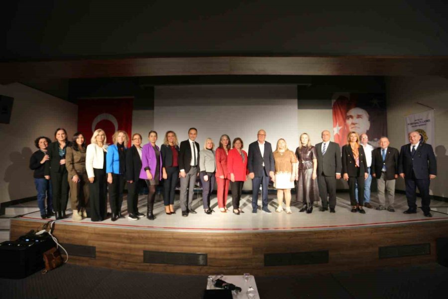 Kepez’de "güçlü Kadınlar, Güçlü Yarınlar" Konuşuldu