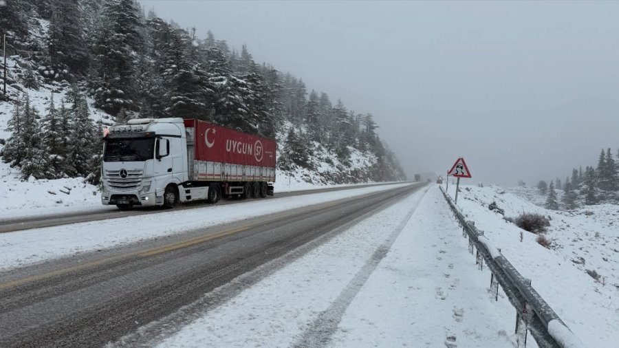 Kar Yağışını Duyan Alacabel’e Koştu