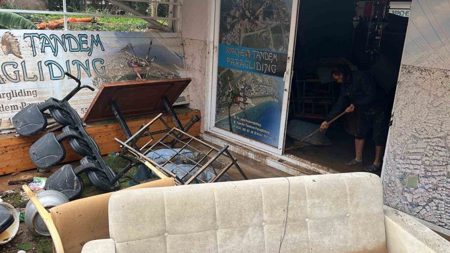 15 Dakikalık Yağmur Alanya’yı Felç Etti Zararın Boyutu Ertesi Gün Ortaya Çıktı