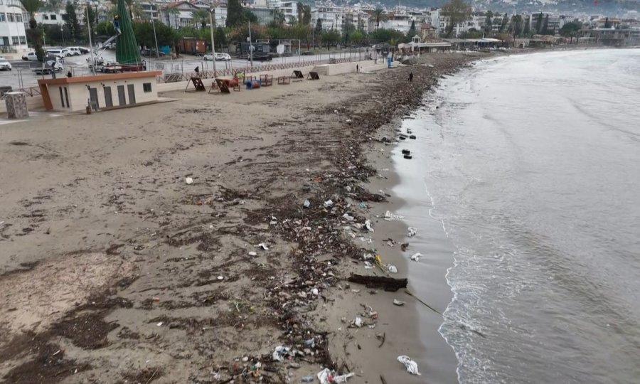 15 Dakikalık Yağmur Alanya’yı Felç Etti Zararın Boyutu Ertesi Gün Ortaya Çıktı
